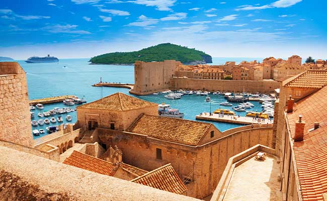 Travel in Croatia and walk the Dubrovnik City Walls