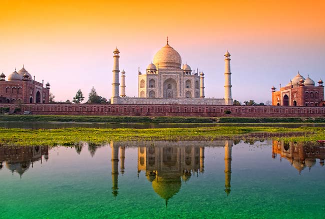 visiting the taj mahal at sunset on a tour to india