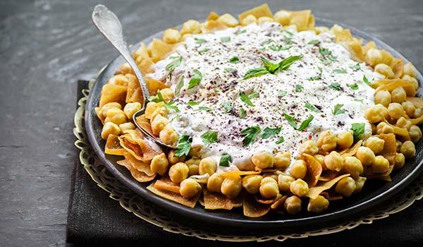 hummus a popular food in israel with pita and chickpeas