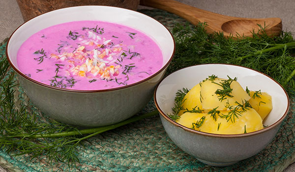 vegetarian food in poland - chlodnik beetroot soup