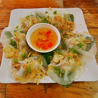 Traditional food of Hoi an white rise dumplings Bao Banh Vac