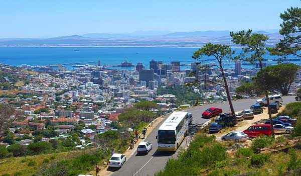 A bus going to table mountain